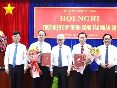 Bình Dương công bố nhiều quyết định nhân sự chủ chốt