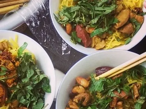 Ở Huế có món bún xào dân dã, là kí ức tuổi thơ của bao người nơi cố đô