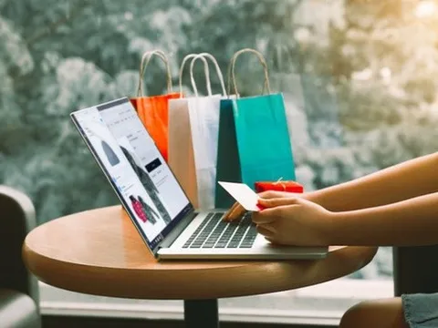 Người trẻ ngày càng “rỗng ví” vì bị “giăng bẫy” trên mạng xã hội