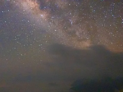 Có một điểm "săn" dải ngân hà ngay Tây Bắc sở hữu cái tên cực lạ, du khách nhận xét cảnh đẹp không thua kém nước ngoài