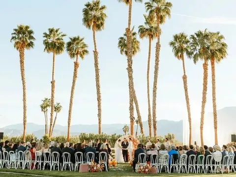 Đám cưới trên sa mạc đầy ấn tượng của con gái đạo diễn truyền hình nổi tiếng