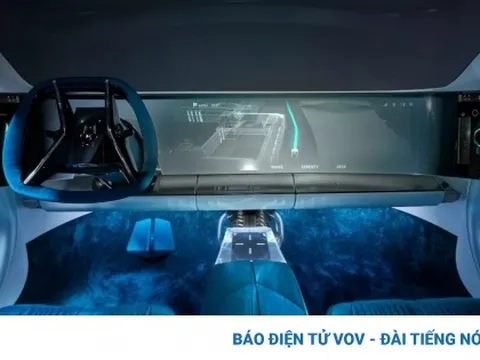 Hãng xe DS gây chú ý khi với màn hình ô tô khổng lổ và trong suốt