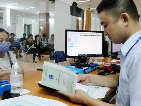Chính phủ yêu cầu có giải pháp hạn chế số người lao động rút BHXH một lần