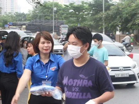 Hi hữu đề thi vào lớp 10 chuyên ở Hà Nội, làm đúng hết cũng chỉ được 9,5 điểm
