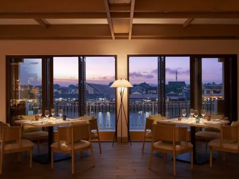 Ghé thăm nhà hàng Địa Trung Hải có view “đắt giá” nhất Hội An: Tầm nhìn trực diện ra phố Cổ, đắm mình trong không gian “triệu đô”, nếm trọn phong vị ẩm thực Âu - Á