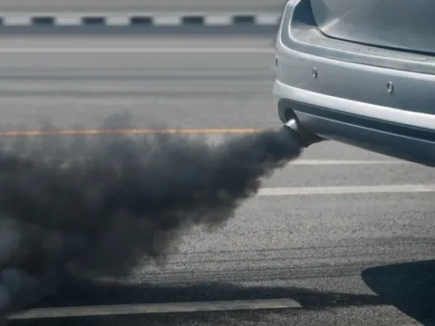 Cách khắc phục ô tô xả khói đen