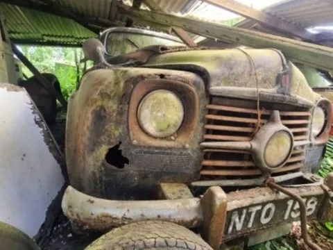 Phát hiện 'nghĩa địa' xe cổ trị giá gần 15 tỷ đồng