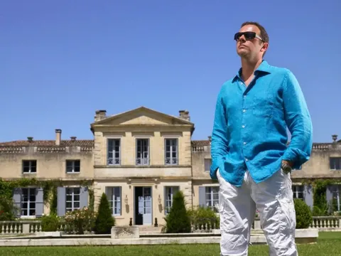 Môi giới bất động sản tiết lộ 10 yêu cầu kỳ quặc có 1-0-2 của những vị khách giàu có: Đòi mua nhà 93 tỷ đồng qua facetime, hét lớn khi xem nhà vì đặc thù một nghề nghiệp