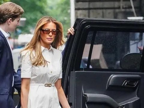 Con trai ông Trump xuất hiện gây chú ý với chiều cao 2,01 m