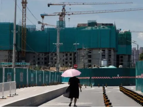 Nhiều doanh nghiệp Trung Quốc cạn tiền và phải bán tháo tài sản, nhà đầu tư nước ngoài háo hức tới săn món hời