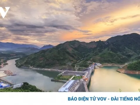Mực nước hồ tăng nhẹ, Thủy điện Sơn La phát điện cầm chừng