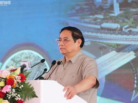 Thủ tướng cảm ơn người dân đã nhường đất thi công đường Vành đai 3 và 2 cao tốc