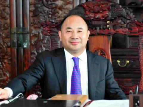 CEO lương triệu đô bỏ việc, làm "ông chủ của chính mình": Tưởng liều lĩnh mà hóa ra "ủ mưu" từ lâu, đánh nhanh thắng gọn để nắm giữ loại khoáng sản trăm tỷ