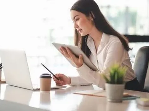 Ra trường 6 năm, cô gái trở thành triệu phú, kiếm 5,7 tỷ đồng/tháng nhờ công việc 'làm cho vui'