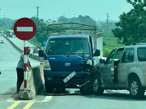 Đằng sau những bức ảnh TNGT: Cái giá của việc đi ngược chiều, tài xế xe tải nhận quả đắng