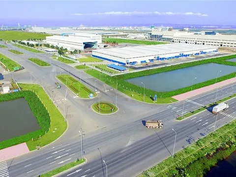 Khu công nghiệp mới thành lập 2 năm được Tập đoàn top 500 hàng đầu thế giới đặt nhà máy sản xuất máy tính quy mô lớn có lợi thế thu hút đầu tư ra sao?