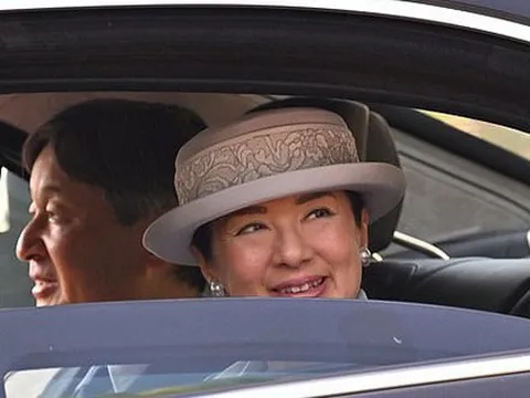 Phong cách thanh lịch của Hoàng hậu Nhật Bản trong chuyến thăm Indonesia