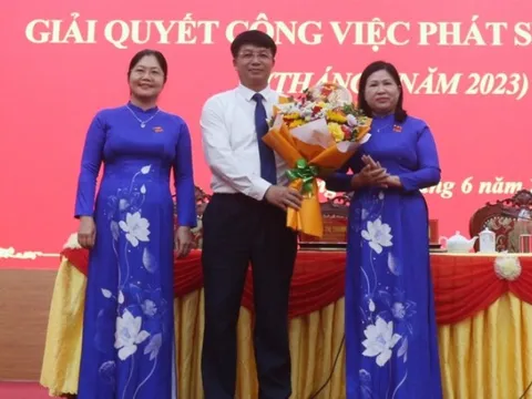 Phê chuẩn bầu Phó Chủ tịch UBND tỉnh Bắc Kạn đối với ông Nông Quang Nhất