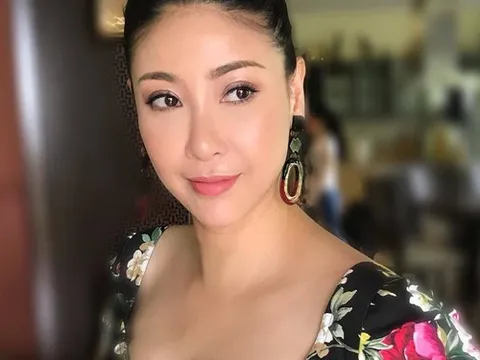 Hà Kiều Anh viên mãn ở tuổi U50