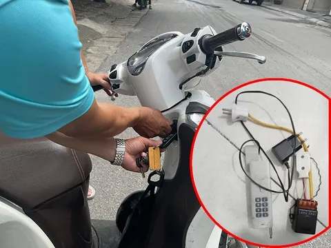 Bất ngờ với "thủ phạm" vô hiệu hóa chìa khóa thông minh mở ô tô, xe máy, cửa cuốn trên một đoạn phố Hà Nội