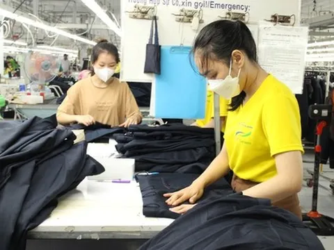 NÓNG: Sửa quy định về tiền lương tháng đóng BHXH bắt buộc