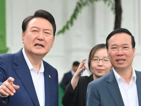 Chủ tịch nước Võ Văn Thưởng cùng Tổng thống Hàn Quốc ăn sáng, đi dạo bên Hồ Gươm