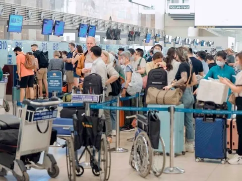 Nâng hạn visa: Kỳ vọng khách quốc tế "bùng nổ" theo đà 6 tháng đầu năm