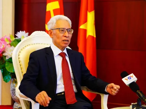 Củng cố và định hướng cho sự phát triển ổn định, lành mạnh của quan hệ Việt- Trung