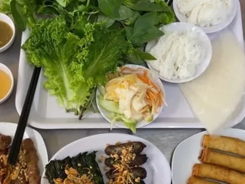 Ghé quán bò lá lốt được Michelin đề xuất, khách nước ngoài ‘săn lùng’