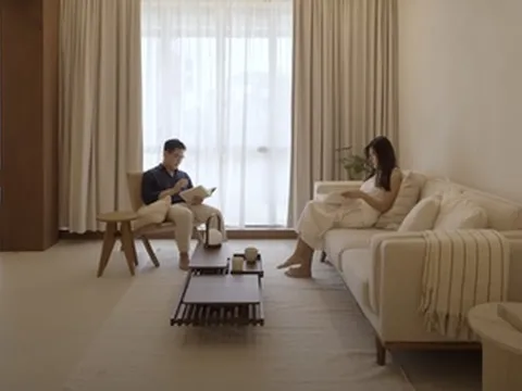 Mua nhà cũ 20 năm bị nấm mốc, vợ chồng cải tạo thành không gian ai ngắm cũng khen