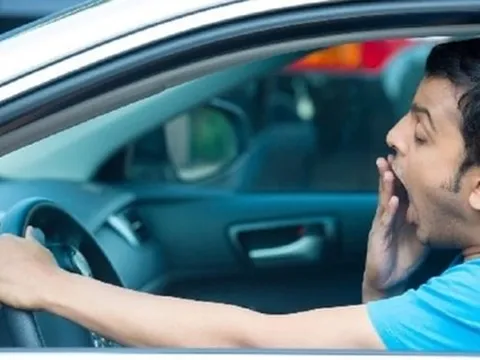 Những mẹo vặt giúp tài xế tỉnh táo khi lái xe vào ban đêm