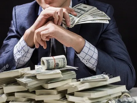 Dấu hiệu nhận biết những người “giàu ngầm” ở công sở: Chỉ nhìn vào điểm này là đủ