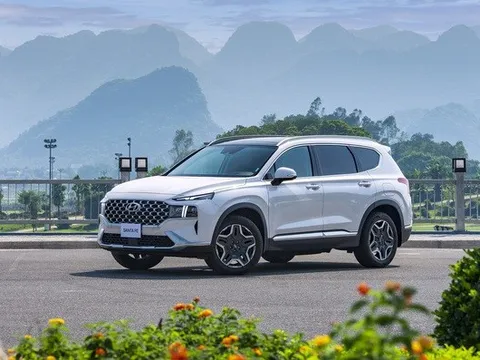 Hyundai Santa Fe Hybrid giá 1,45 tỷ tại Việt Nam: 1 phiên bản, chung động cơ với Sorento Hybrid