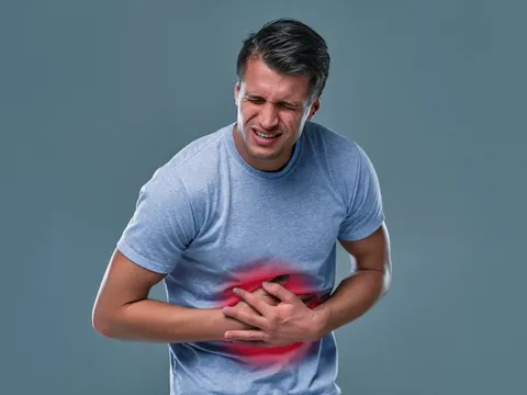 Bắt bệnh qua vị trí đau trên bụng: Nếu kèm các triệu chứng này cần đi khám ngay lập tức