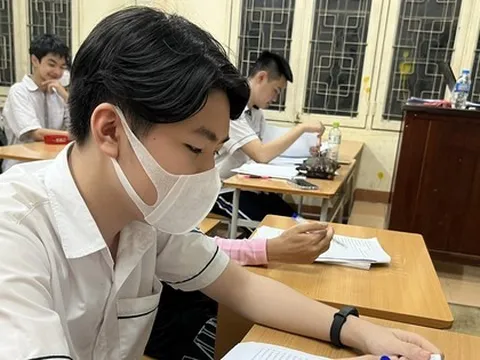Trung bình 3,4 điểm/ môn đỗ lớp 10 nhiều trường công ở Hà Nội