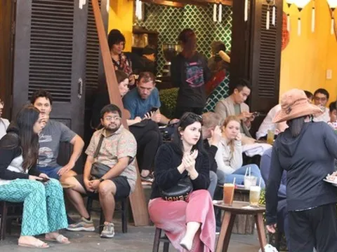 Gần 5,6 triệu khách quốc tế đã đến Việt Nam