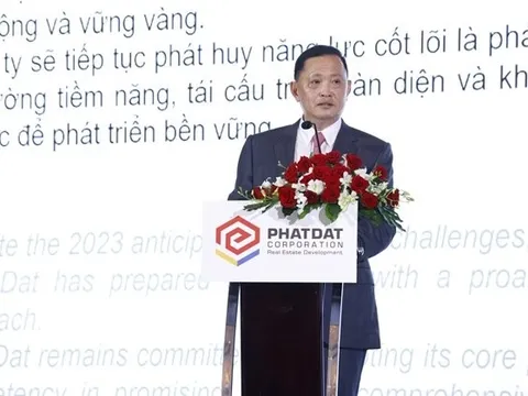 Ban lãnh đạo Phát Đạt trăn trở nhiều về việc "có tiền để vượt khó"