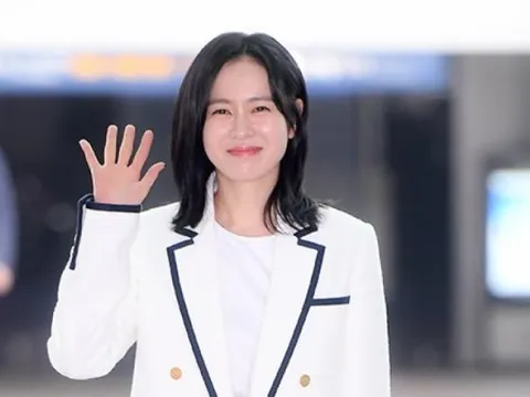 Son Ye Jin xuất hiện công khai hậu sinh con, nhan sắc thế nào mà gây bão mạng xã hội?