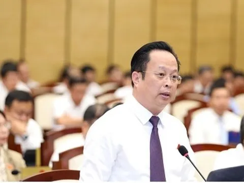 "Hà Nội chỗ học không thiếu, phụ huynh xếp hàng là do trường uy tín"