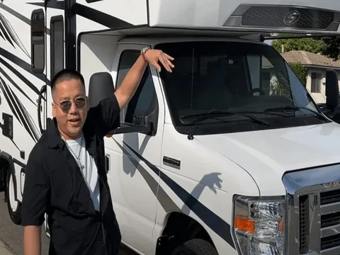 Khoa Pug lái "nhà di động" 2,4 tỷ phượt 72 giờ quanh Mỹ, dân tình trầm trồ: Sinh tồn kiểu đại gia!