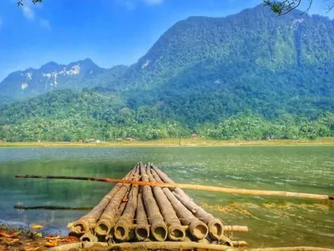 Với 2 triệu đồng bạn có thể đi Hồ Noong - điểm đến đẹp tựa tiên cảnh bị lãng quên ở Hà Giang