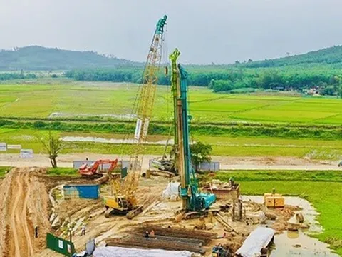 Mặt bằng, vật liệu san nền 'cản bước' cao tốc Bắc – Nam