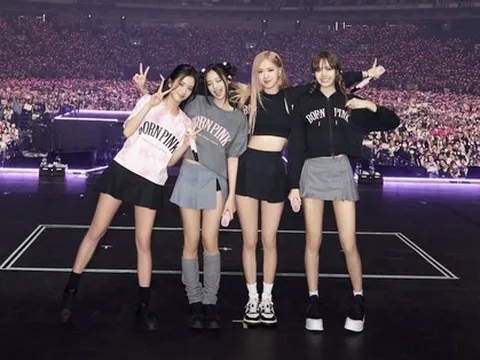 Dân văn phòng kiếm thêm tiền từ cơ hội sang tay vé Blackpink, đã có người rao bán giá 15 triệu đồng