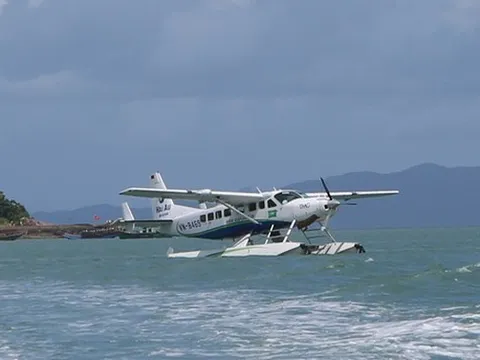Huyện đảo Cô Tô đón chuyến bay thương mại đầu tiên bằng thủy phi cơ