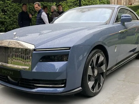 Rolls-Royce cho khách vào danh sách đen nếu phát hiện đầu cơ kiếm lời, chủ showroom khẳng định biện pháp này không ăn thua