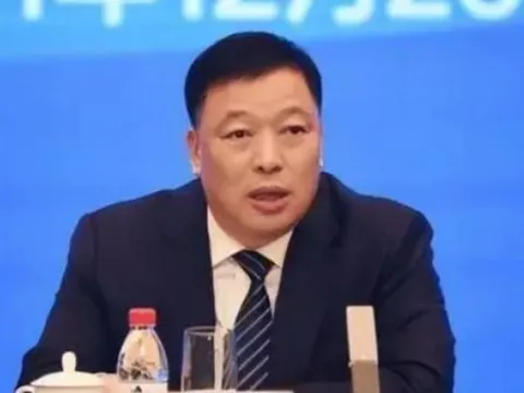 14 tuổi làm ‘cu li’ trên công trường, sau 6 năm chàng trai trẻ sở hữu tài sản hàng triệu NDT, từng bước trở thành “ông vua ngành dệt”