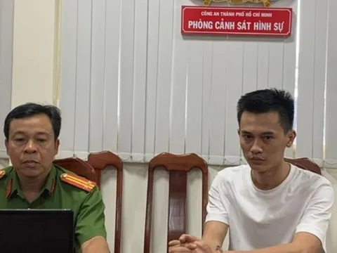 Từ 'vua bóng chuyền phủi' thành trùm buôn siêu xe