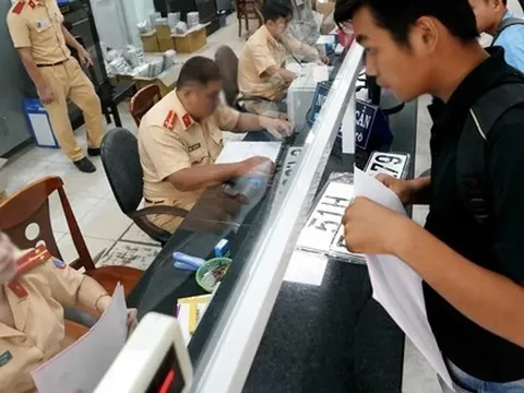 Từ 15/8, có phải đổi biển số xe hiện tại thành biển số định danh?