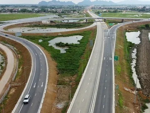 Vì sao 8 km cuối tuyến cao tốc Mai Sơn - QL45 vẫn ngổn ngang công trường?