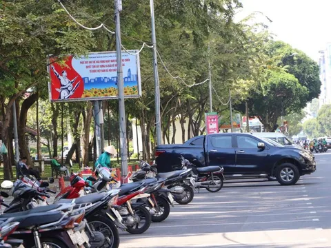 TP HCM rà soát các khu đất trống xây bãi đậu xe lắp ghép